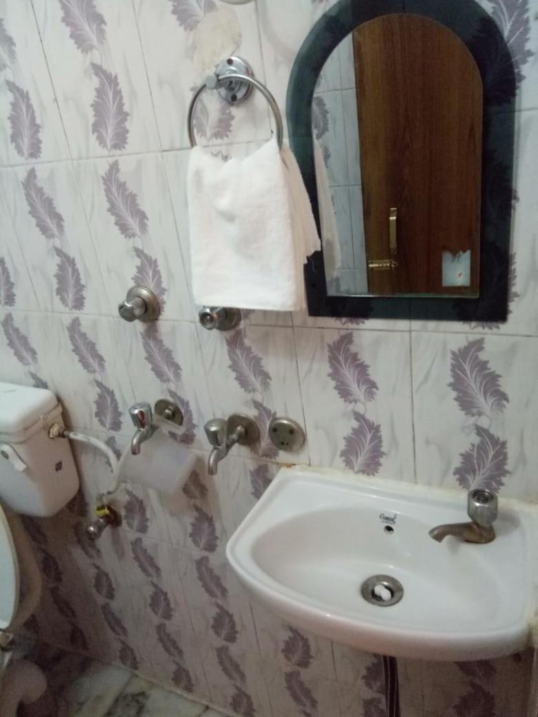 Hotel Kamal Lucknow Luaran gambar